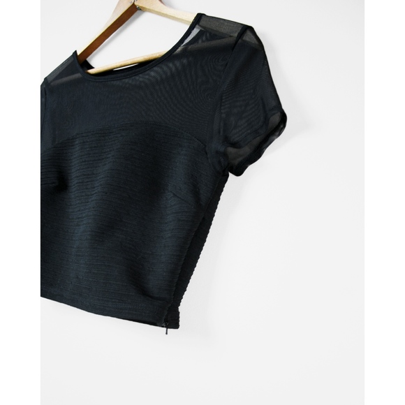 UO // Black Crop Top - Picture 2 of 3